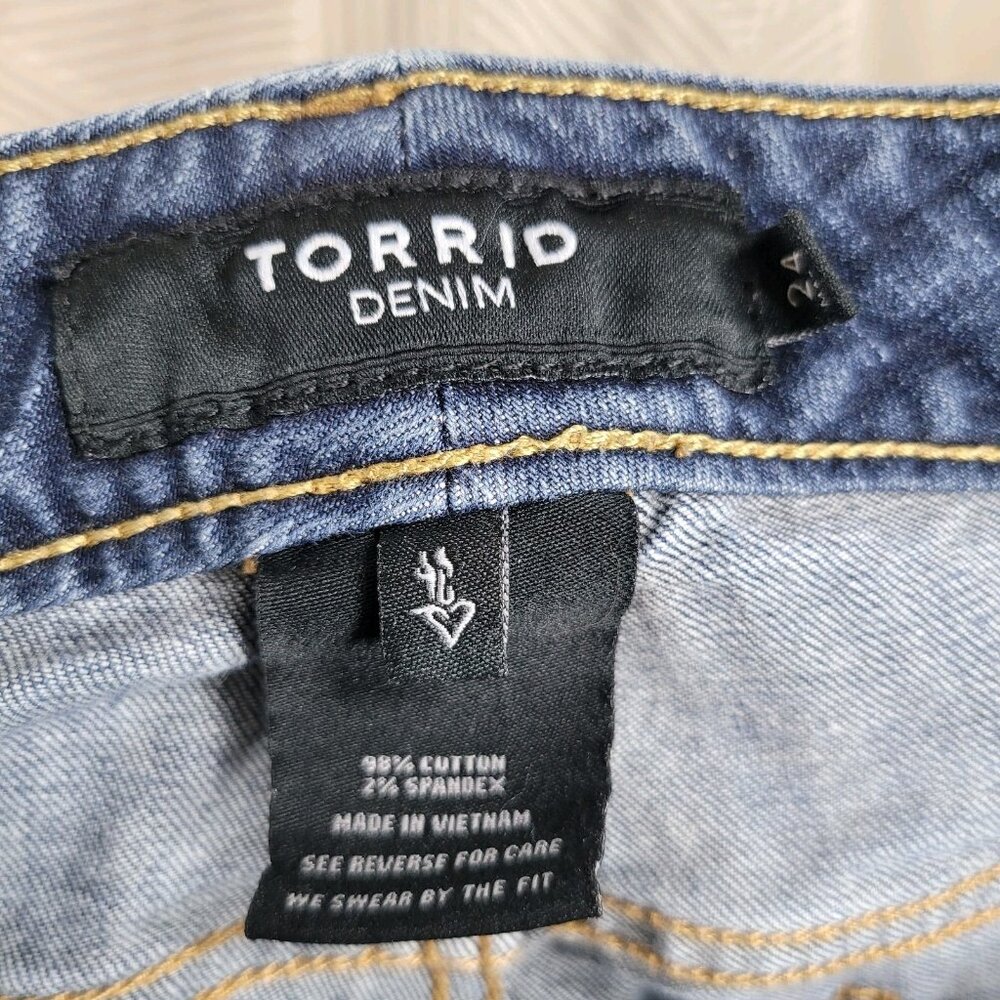 Torrid Jeans Plus 24 Medium Wash Blue Denim High Rise Stretch Straight Leg - Picture 4 of 5